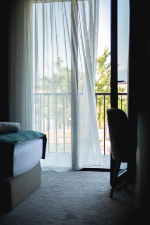 West Inn Georgia Koutaïssi Extérieur photo